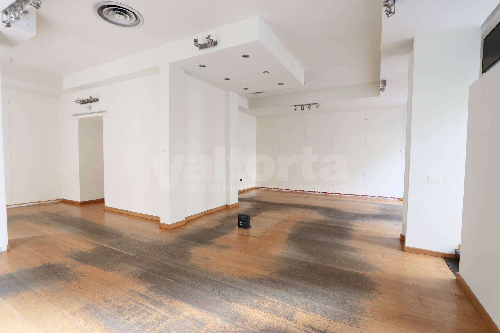 Foto 3 - Shop Via Zucchi
 
11, Monza - photo 3