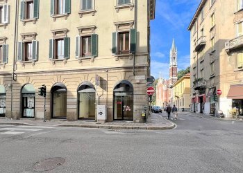 Foto 1 - Shop Via Zucchi
 
11, Monza - photo 1