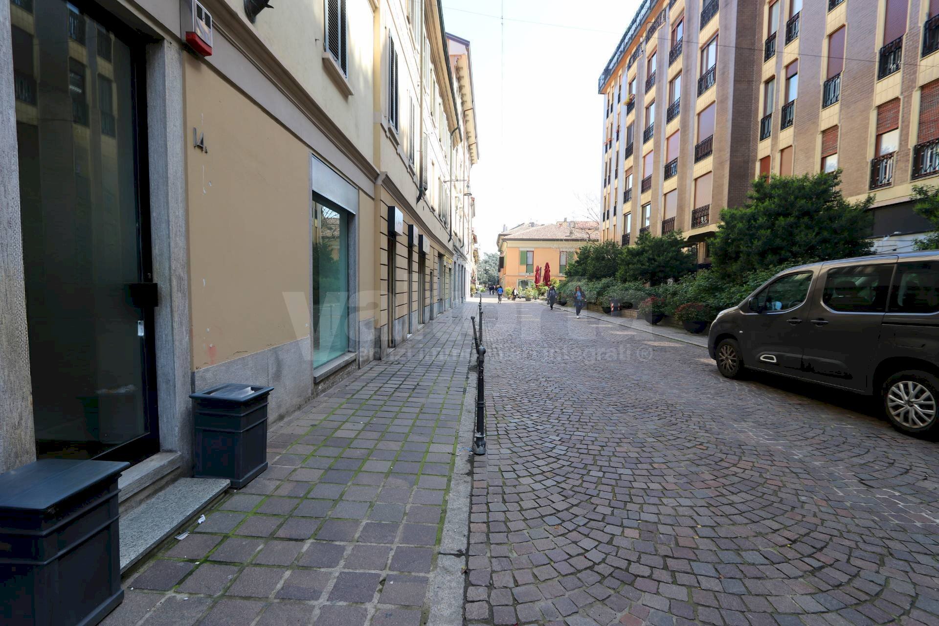 Foto 3 - Negozio Via Cortelonga
 
14, Monza - foto 3