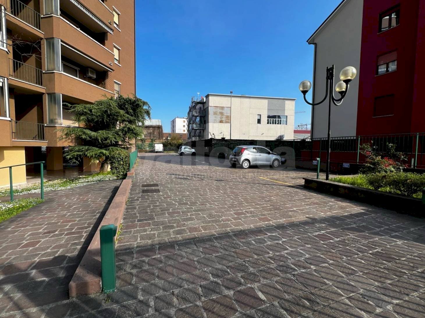 Foto 2 - Box Via Sangalli
 
3, Monza - photo 2