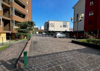 Foto 2 - Box Via Sangalli
 
3, Monza - photo 2