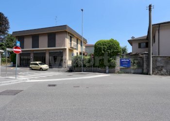 Foto 1 - Negozio Via Don Milani
 
2, Carate Brianza - foto 1
