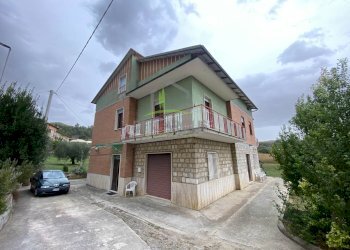 Foto 1 - Independent house Fne Colonnata
 
86, Ascoli Piceno - photo 1