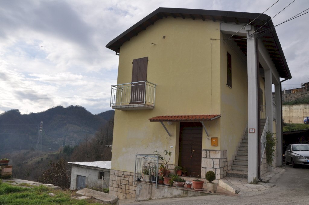 Foto 1 - Casa indipendente Roccafluvione - foto 1