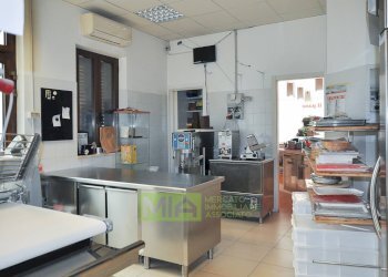 Foto 7 - Commercial Activity Via Mazzini, Comunanza - photo 7