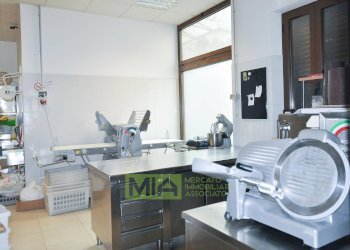 Foto 8 - Commercial Activity Via Mazzini, Comunanza - photo 8