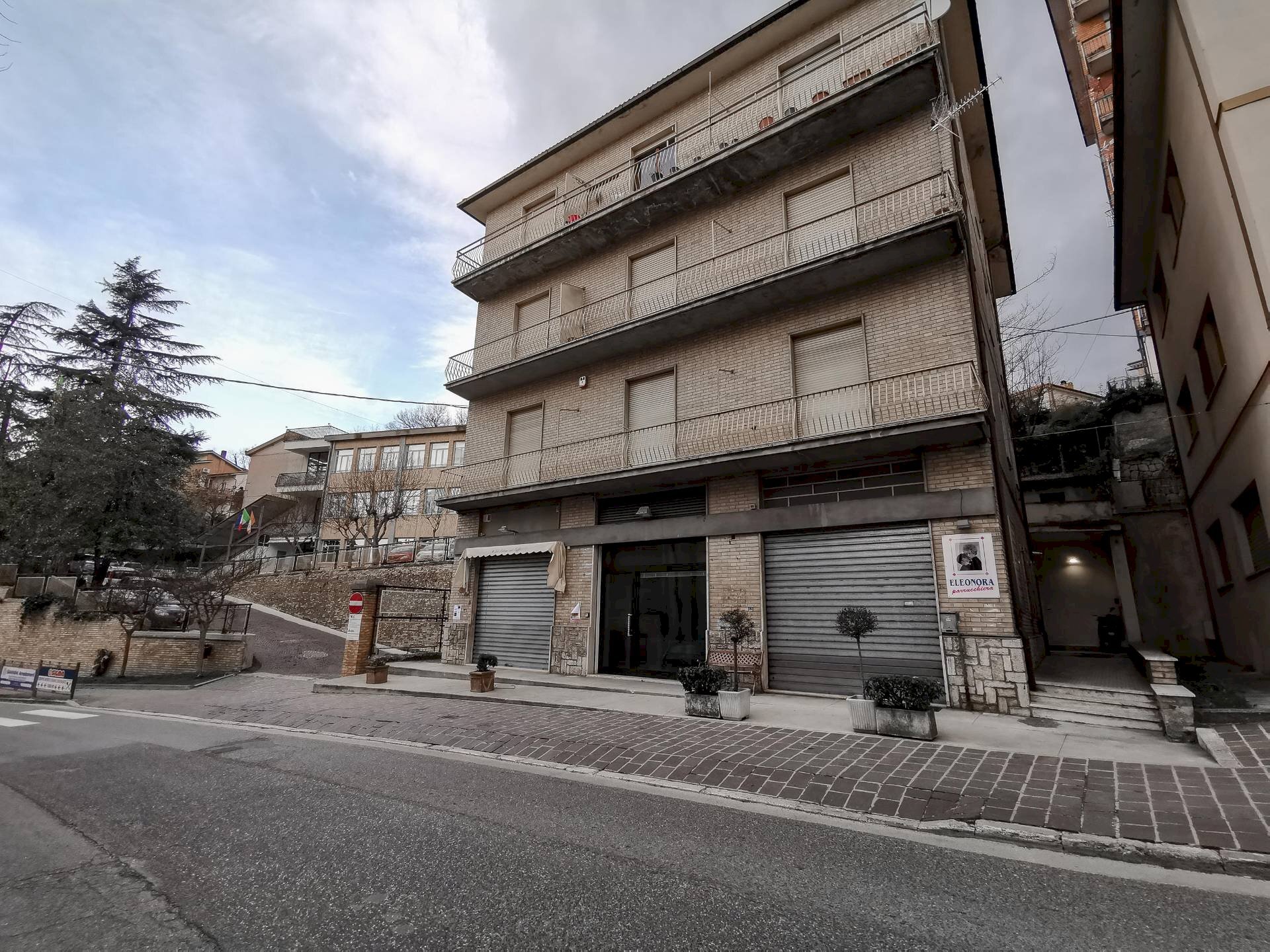 Foto 2 - Locale Commerciale Via Cesare Battisti
 
76, Amandola - foto 2