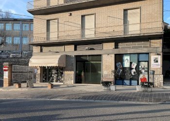 Foto 3 - Commercial Premises Via Cesare Battisti
 
76, Amandola - photo 3