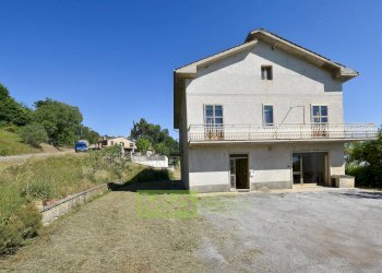 Foto 2 - Rustico Contrada Luogo di Sasso, Montefalcone Appennino - foto 2