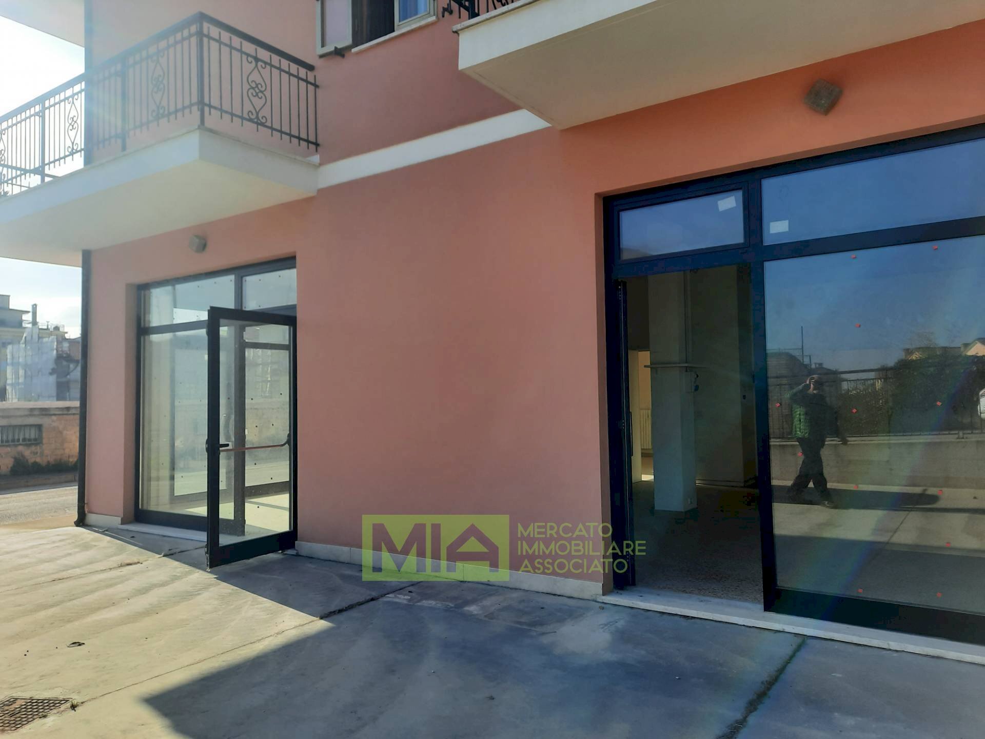 Foto 1 - Commercial Premises via Scarlatti
 
3, Altidona - photo 1