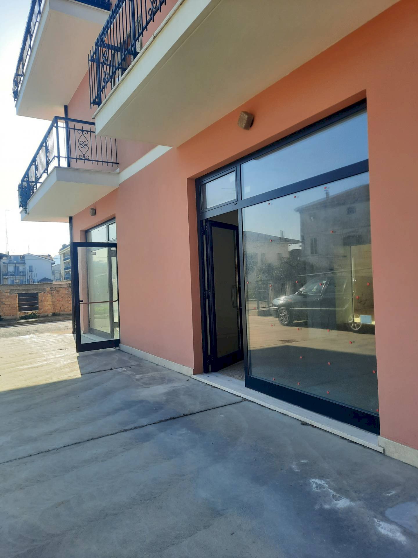 Foto 2 - Commercial Premises via Scarlatti
 
3, Altidona - photo 2