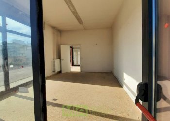 Foto 4 - Locale Commerciale via Scarlatti
 
3, Altidona - foto 4