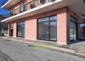 Foto 7 - Locale Commerciale via Scarlatti
 
3, Altidona - foto 7