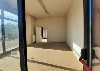 Foto 4 - Locale Commerciale via Scarlatti
 
3, Altidona - foto 4