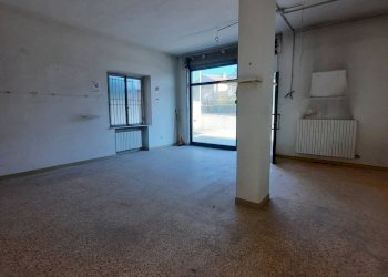 Foto 8 - Locale Commerciale via Scarlatti
 
3, Altidona - foto 8