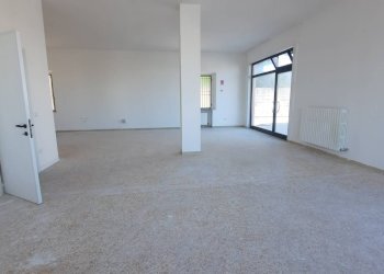 Foto 12 - Locale Commerciale via Scarlatti
 
3, Altidona - foto 12