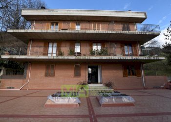 Foto 1 - Quadrilocale Via Angelo Biondi
 
94, Amandola - foto 1