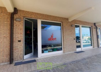 Foto 1 - Locale Commerciale via Leonardo da Vinci
 
snc, Altidona - foto 1