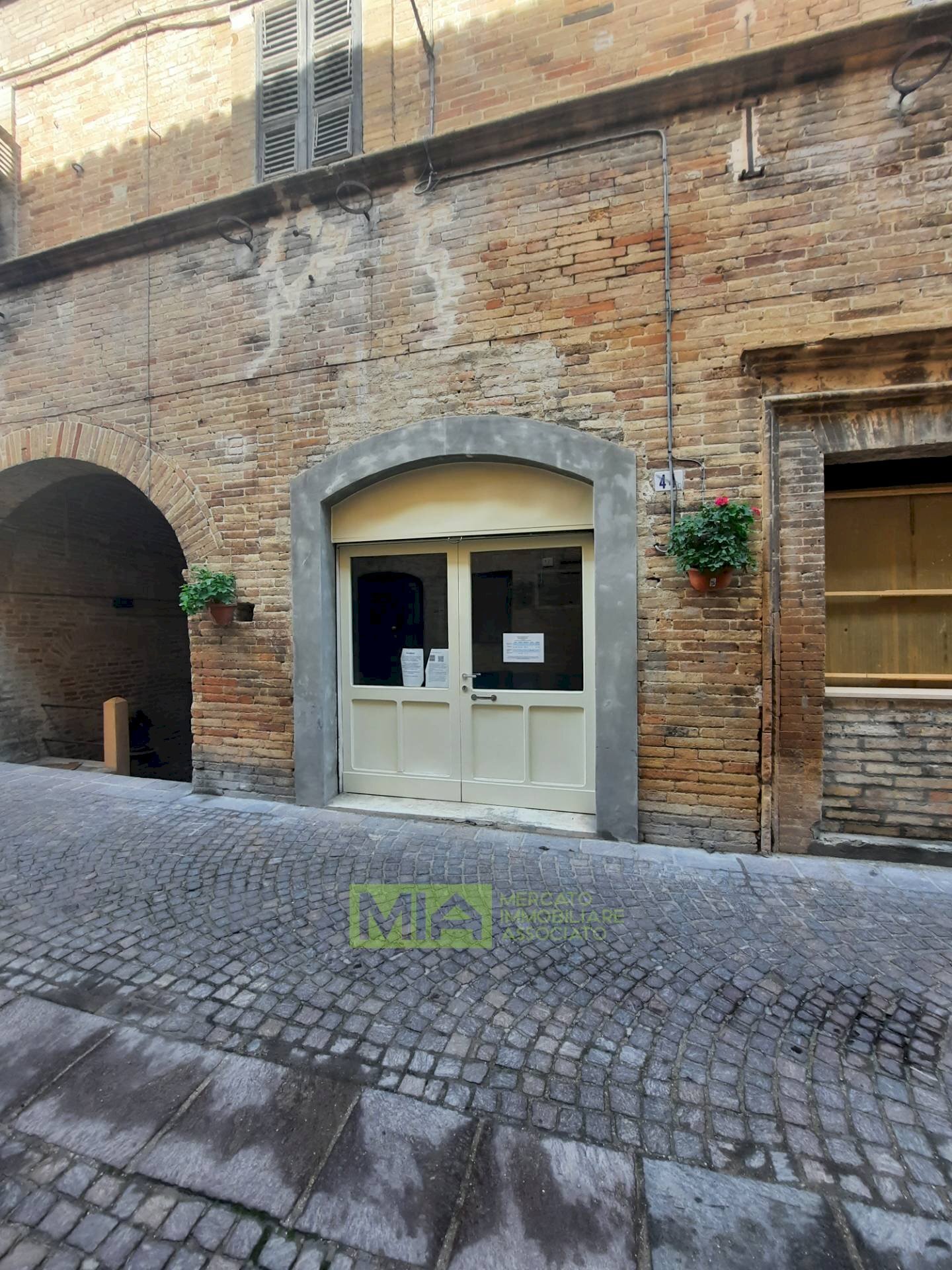 Foto 1 - Locale Commerciale via Roma
 
4, Carassai - foto 1