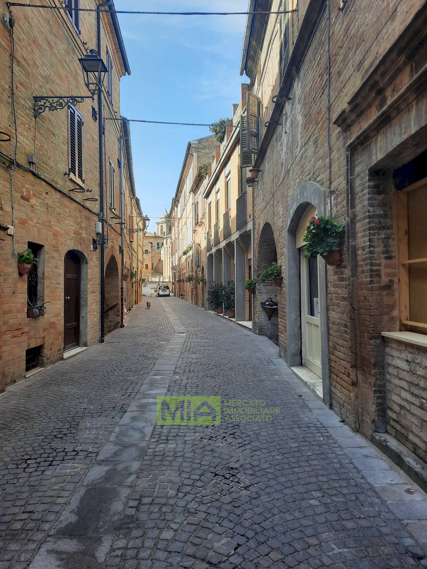 Foto 2 - Locale Commerciale via Roma
4, Carassai - foto 2