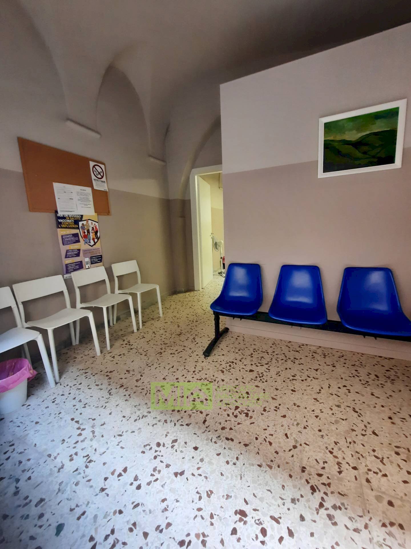 Foto 3 - Locale Commerciale via Roma
4, Carassai - foto 3