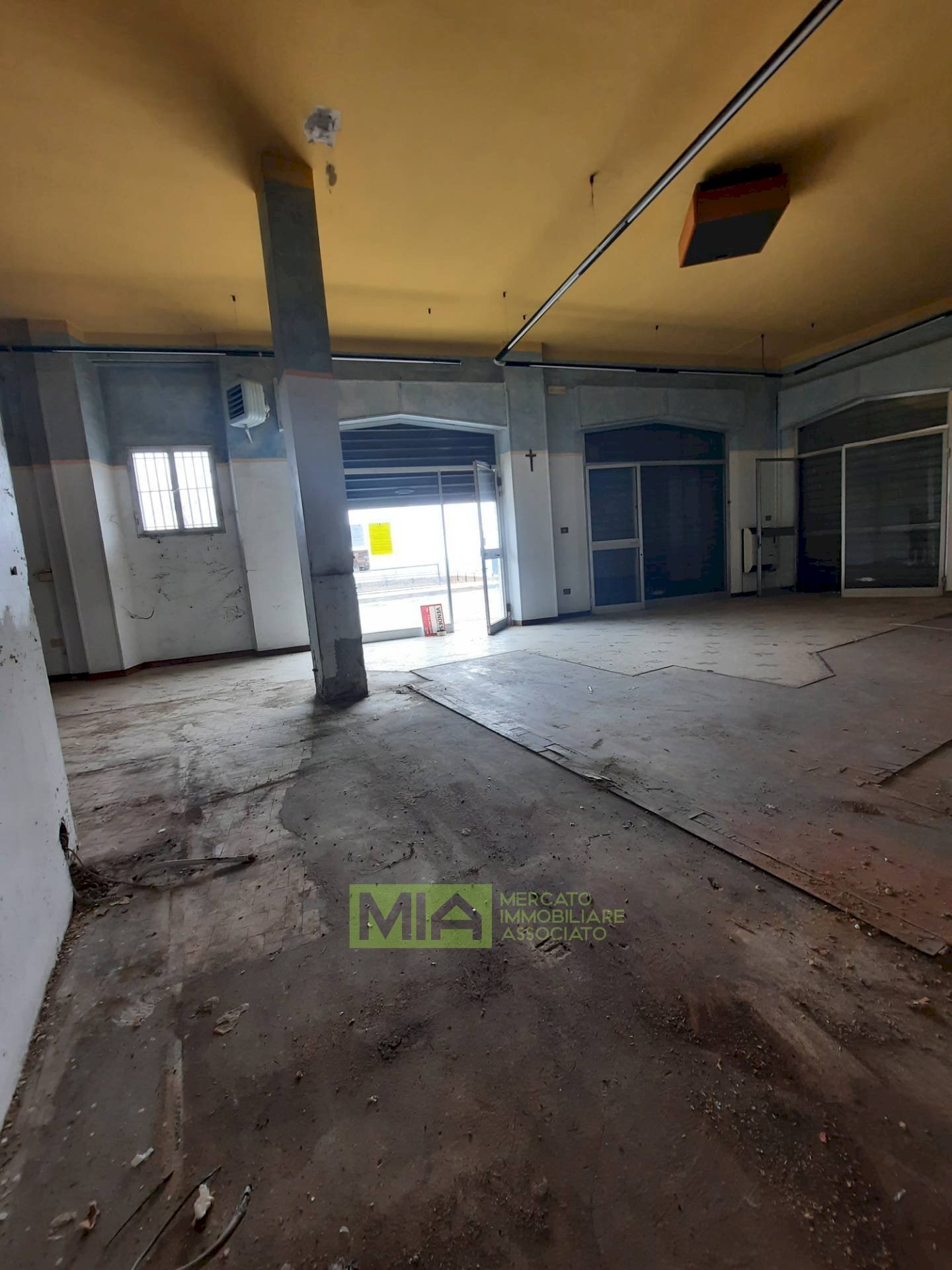 Foto 2 - Locale Commerciale via Leopardi
 
76, 78, Acquaviva Picena - foto 2