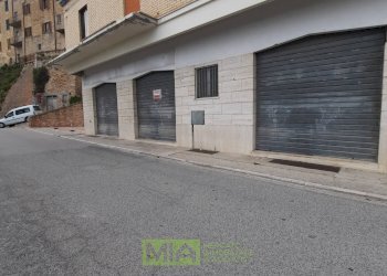 Foto 1 - Locale Commerciale via Leopardi
76, 78, Acquaviva Picena - foto 1