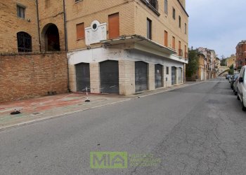 Foto 14 - Locale Commerciale via Leopardi
76, 78, Acquaviva Picena - foto 14