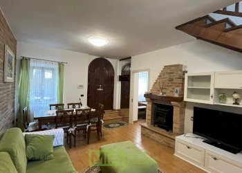 Foto 1 - Independent house via Borgo Vecchio
 
18, Monte Rinaldo - photo 1