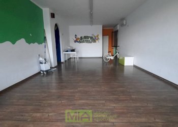 Foto 1 - Locale Commerciale via Fonte di Valle, Altidona - foto 1