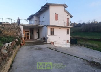 Foto 2 - Quadrilocale Via Ete
 
71, Monsampietro Morico - foto 2