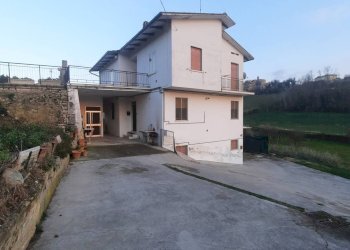 Foto 2 - Quadrilocale Via Ete
 
71, Monsampietro Morico - foto 2