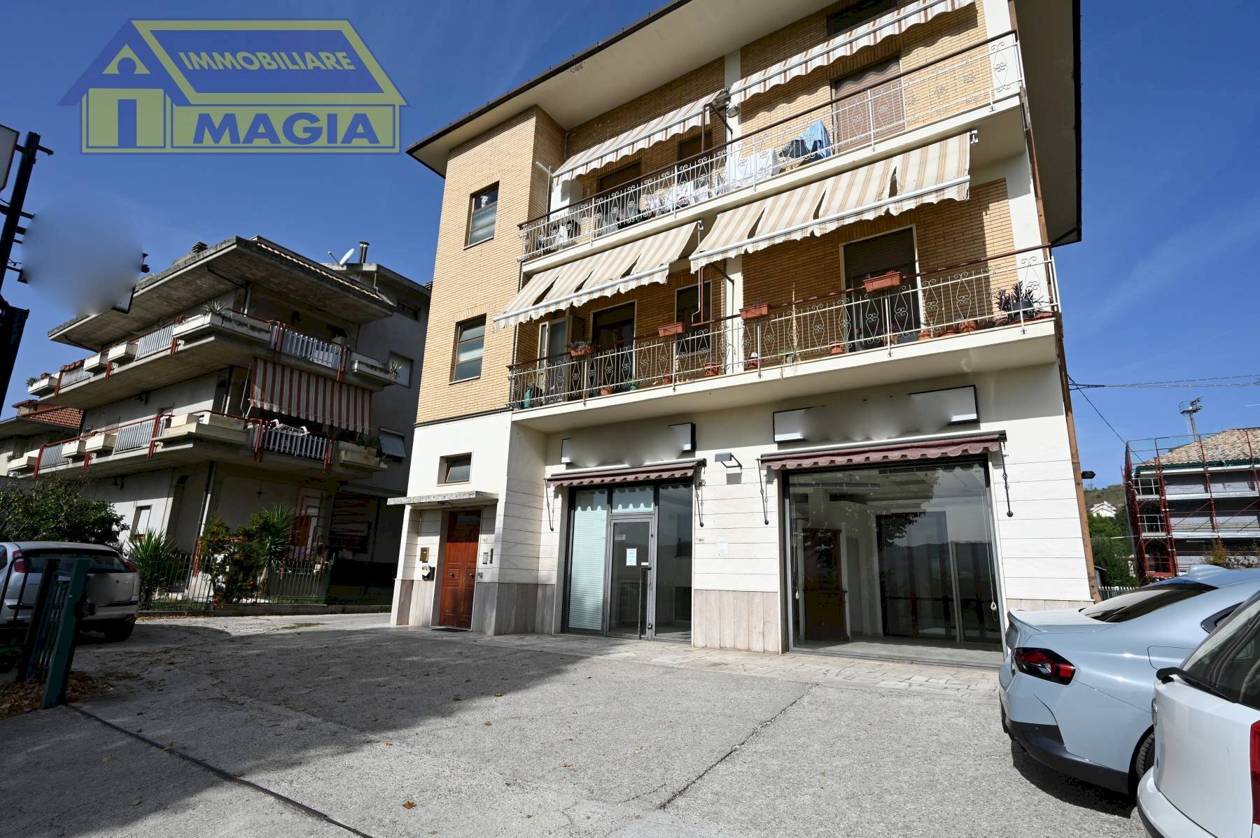 Foto 1 - Commercial Premises 462, Castel di Lama - photo 1