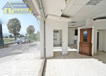 Foto 3 - Commercial Premises 462, Castel di Lama - photo 3