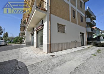 Foto 11 - Commercial Premises 462, Castel di Lama - photo 11