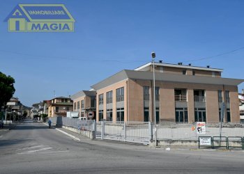 Foto 1 - Commercial Premises Spinetoli - photo 1