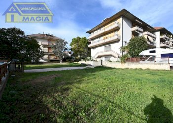 Foto 1 - Commercial Premises 48, Castel di Lama - photo 1