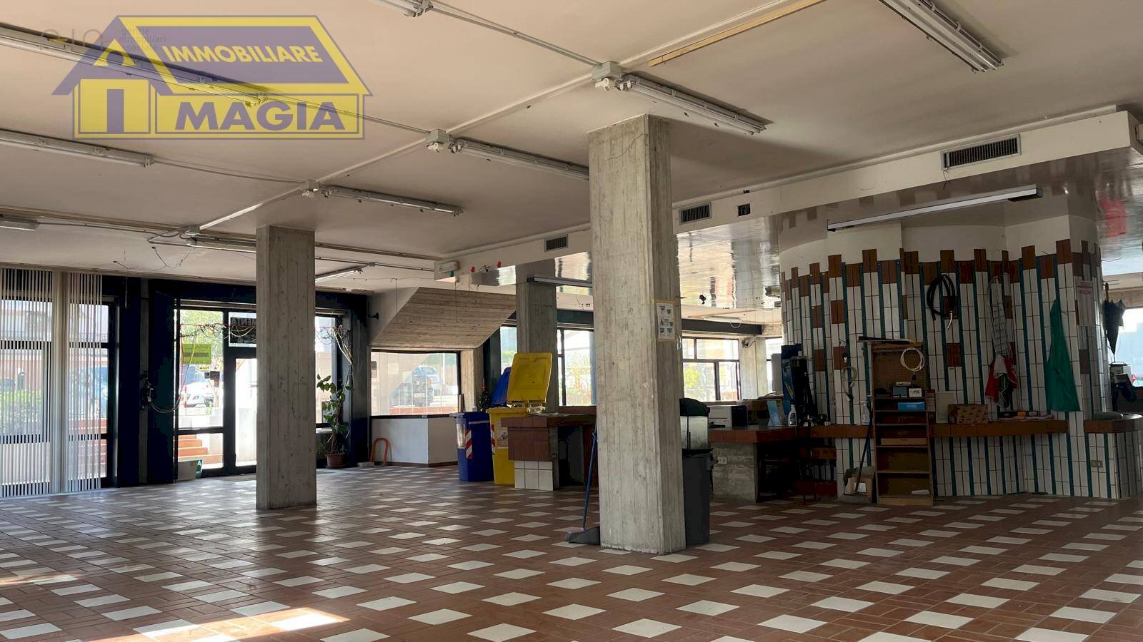 Foto 2 - Commercial Premises 90, Castel di Lama - photo 2