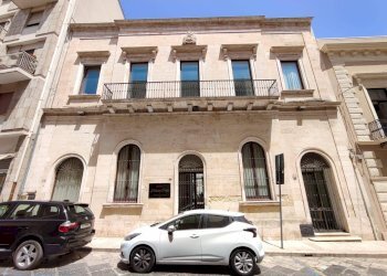 Foto 1 - Stabile - Palazzo via Ferrante Fornari
 
26-28, Brindisi - foto 1