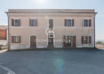 Foto 1 - Quadrilocale Piazza Giardini Raffaello Sanzio
 
17, Tavoleto - foto 1