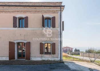 Foto 2 - Quadrilocale Piazza Giardini Raffaello Sanzio
 
17, Tavoleto - foto 2