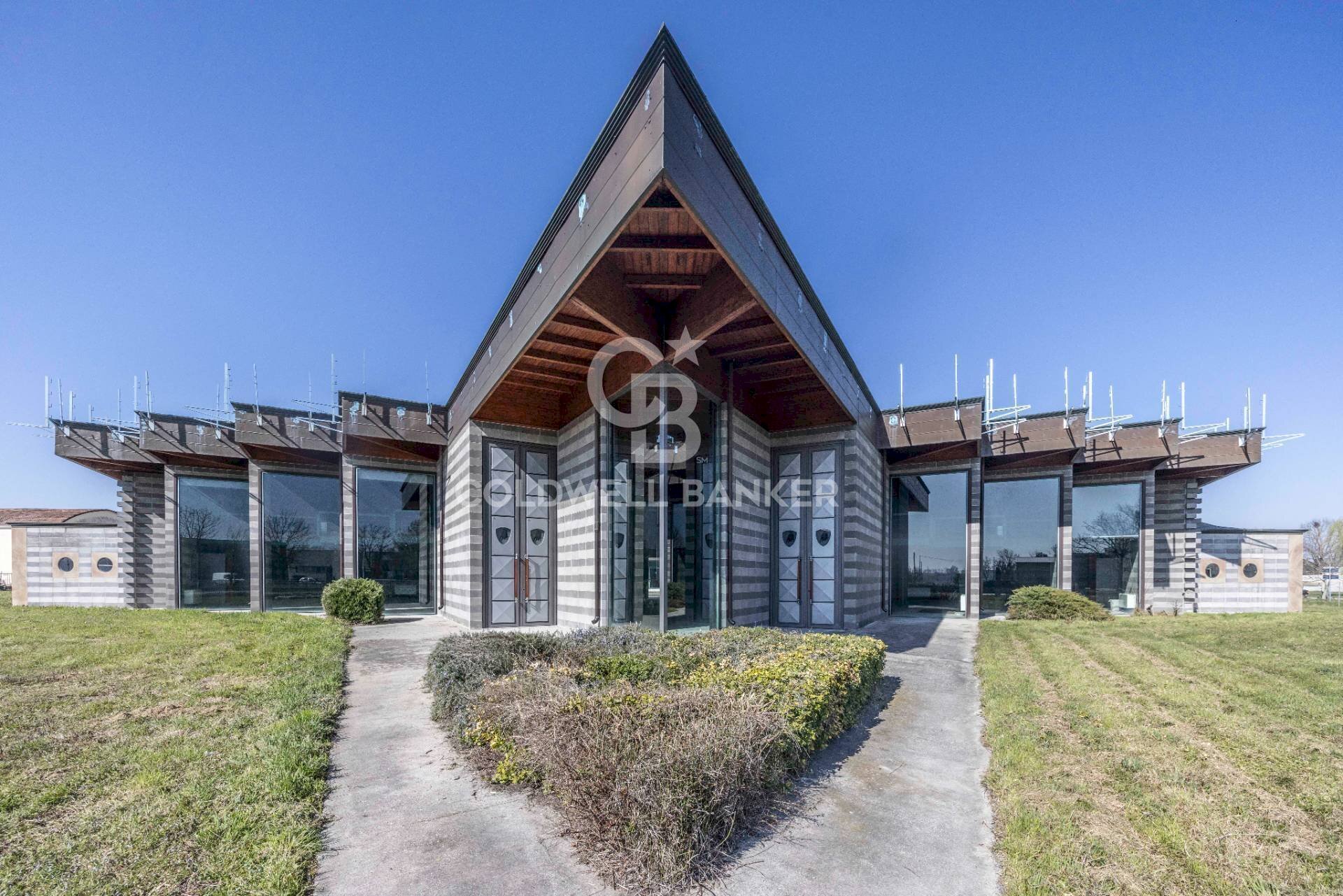 Foto 1 - Locale Commerciale Via Statale
 
367, Terre del Reno - foto 1