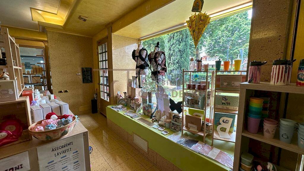 Foto 2 - Shop Viale Zavaritt, Gorle - photo 2