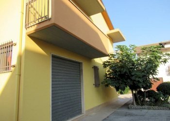 Foto 2 - Locale Commerciale Via Falcone
 
12, Loreto Aprutino - foto 2