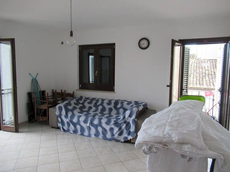 Foto 3 - Three-room apartment c.so dante alighieri
 
70, Alanno - photo 3