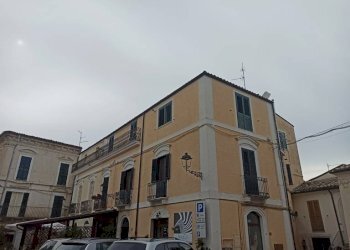 Foto 1 - Trilocale c.so dante alighieri
 
70, Alanno - foto 1