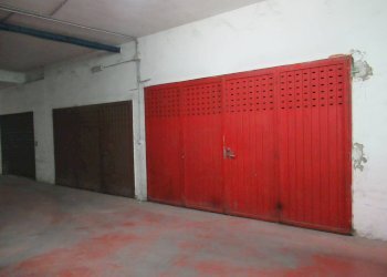 Foto 1 - Box viia del circuito
 
388, Pescara - foto 1