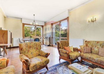 Soggiorno - Villa via Como
 
31/11, Bollate - photo 1