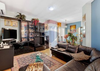 Soggiorno - Quadrilocale piazza C. Colombo
 
9, Brugherio - foto 6