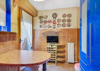 Cucina abitabile. - Quadrilocale piazza C. Colombo
 
9, Brugherio - foto 11